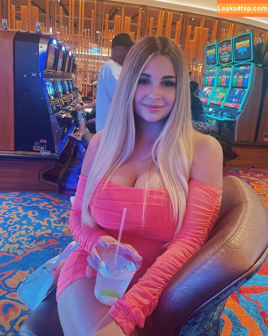 Corrina M / corinnakopf / corrinamehiel leaked photo photo #0056