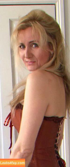 Corrinne Wicks photo #0080