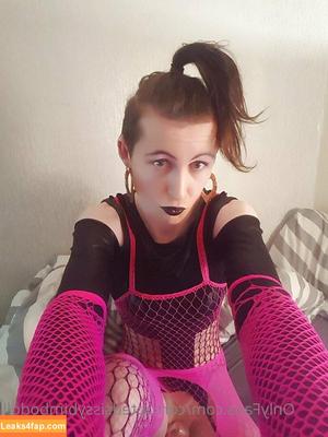 corruptedsissybimbodoll photo #0015