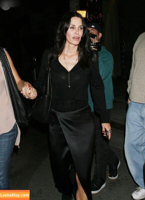 Courteney Cox / courteneycoxofficial / courtne81211028 leaked photo photo #0032