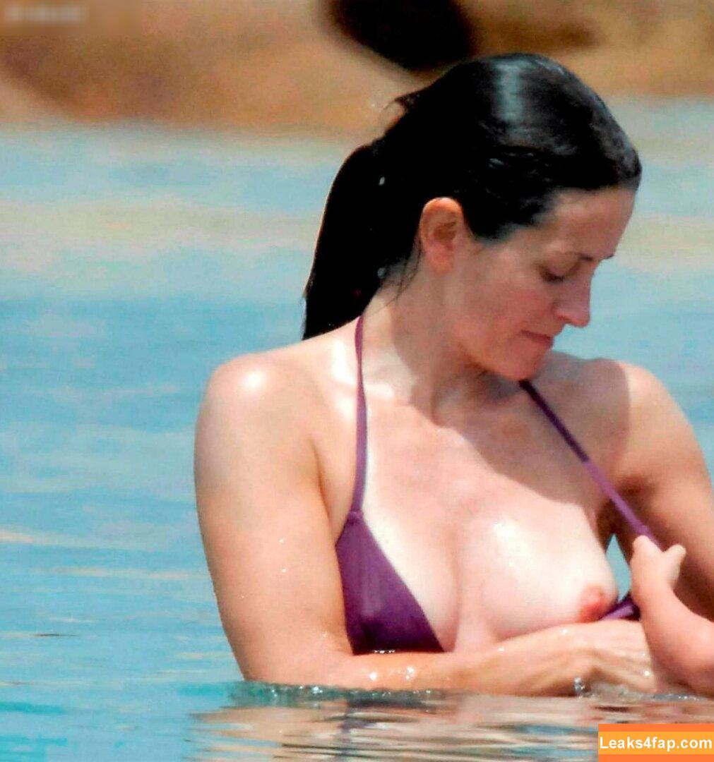 Courteney Cox / courteneycoxofficial / courtne81211028 leaked photo photo #0051