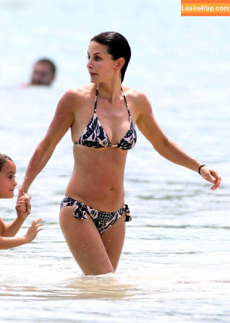 Courteney Cox / courteneycoxofficial / courtne81211028 leaked photo photo #0067