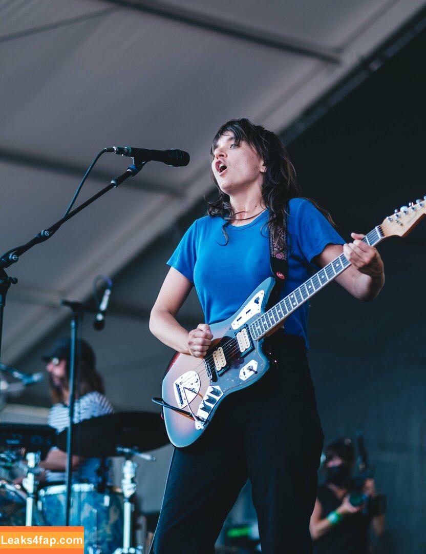 Courtney Barnett / Australian Musician / courtneybarnett leaked photo photo #0002