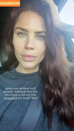 Courtney Hope photo #0100