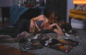 Courtney Hope photo #0347