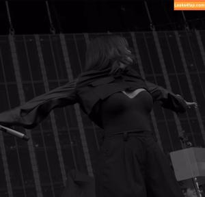 Courtney LaPlante photo #0292