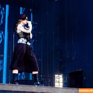 Courtney LaPlante photo #0299