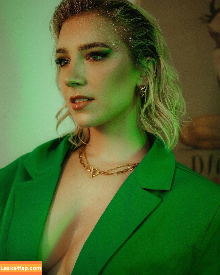 Courtney Miller / co_mill / courtney.miller / typicalvlogs leaked photo photo #0001