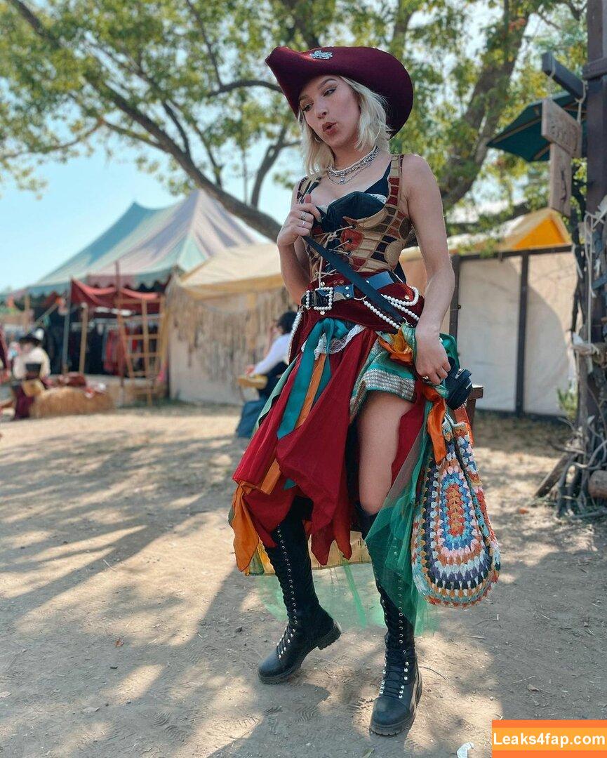 Courtney Miller / co_mill / courtney.miller / typicalvlogs leaked photo photo #0027