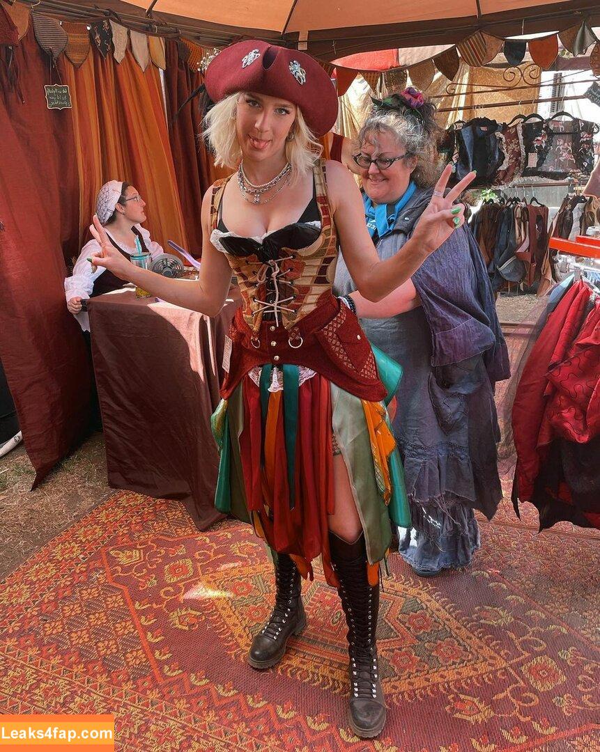 Courtney Miller / co_mill / courtney.miller / typicalvlogs leaked photo photo #0029