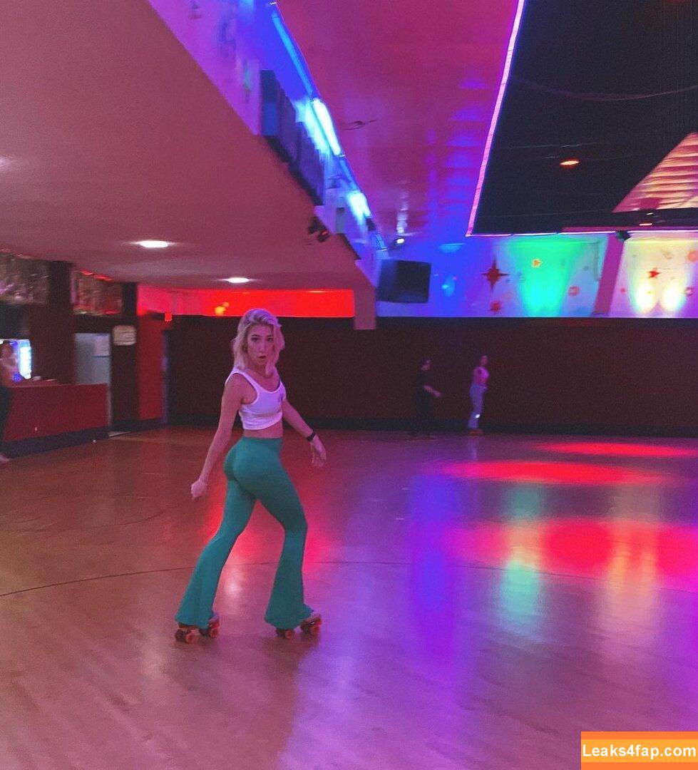 Courtney Miller / co_mill / courtney.miller / typicalvlogs leaked photo photo #0031