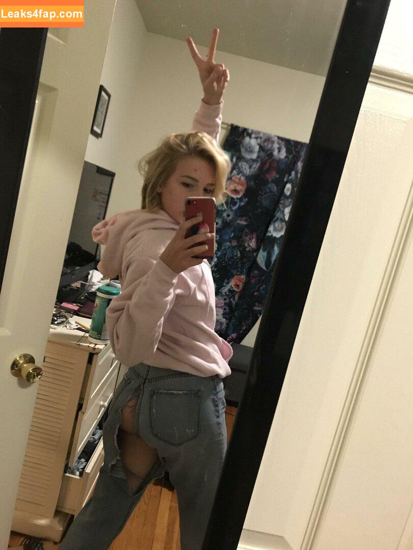 Courtney Miller / co_mill / courtney.miller / typicalvlogs leaked photo photo #0044