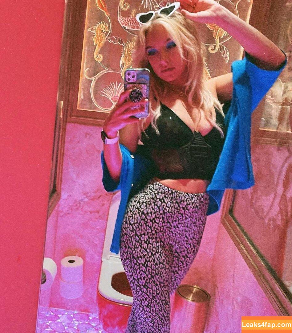 Courtney Miller / co_mill / courtney.miller / typicalvlogs leaked photo photo #0069