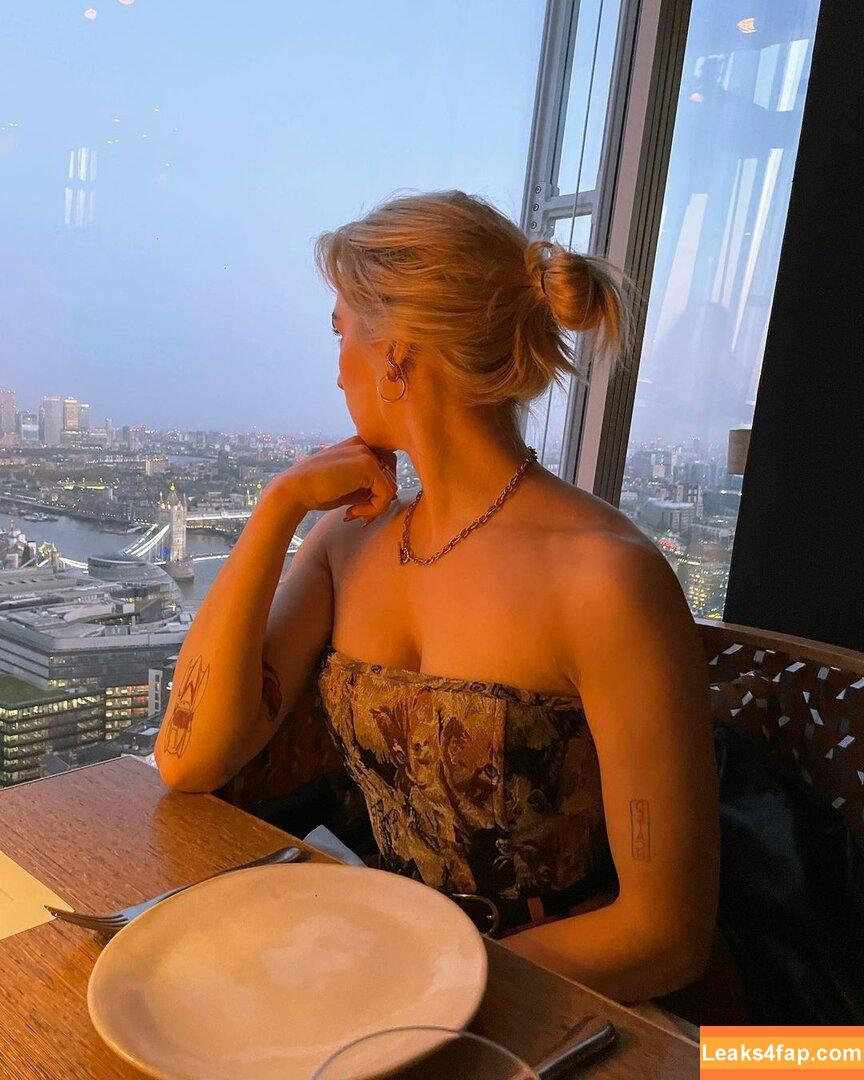 Courtney Miller / co_mill / courtney.miller / typicalvlogs leaked photo photo #0189