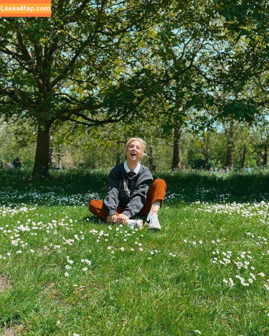 Courtney Miller / co_mill / courtney.miller / typicalvlogs leaked photo photo #0190