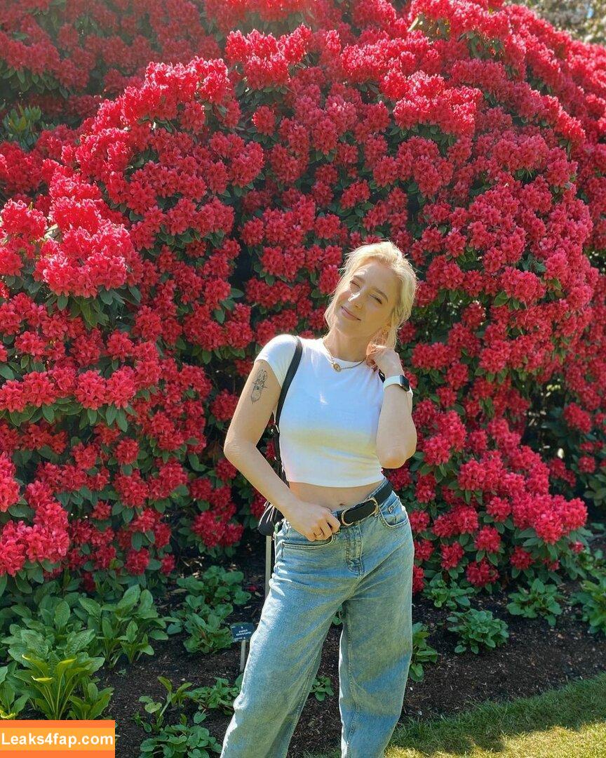 Courtney Miller / co_mill / courtney.miller / typicalvlogs leaked photo photo #0195