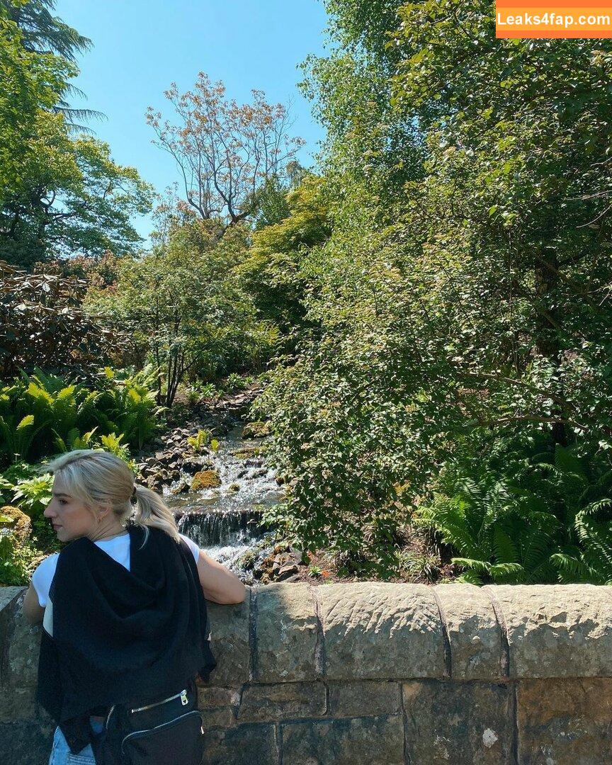 Courtney Miller / co_mill / courtney.miller / typicalvlogs leaked photo photo #0196