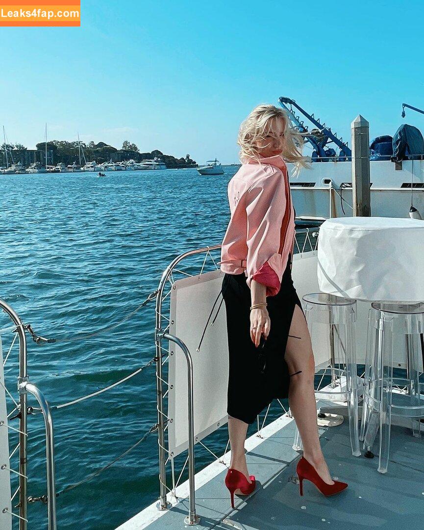 Courtney Miller / co_mill / courtney.miller / typicalvlogs leaked photo photo #0201