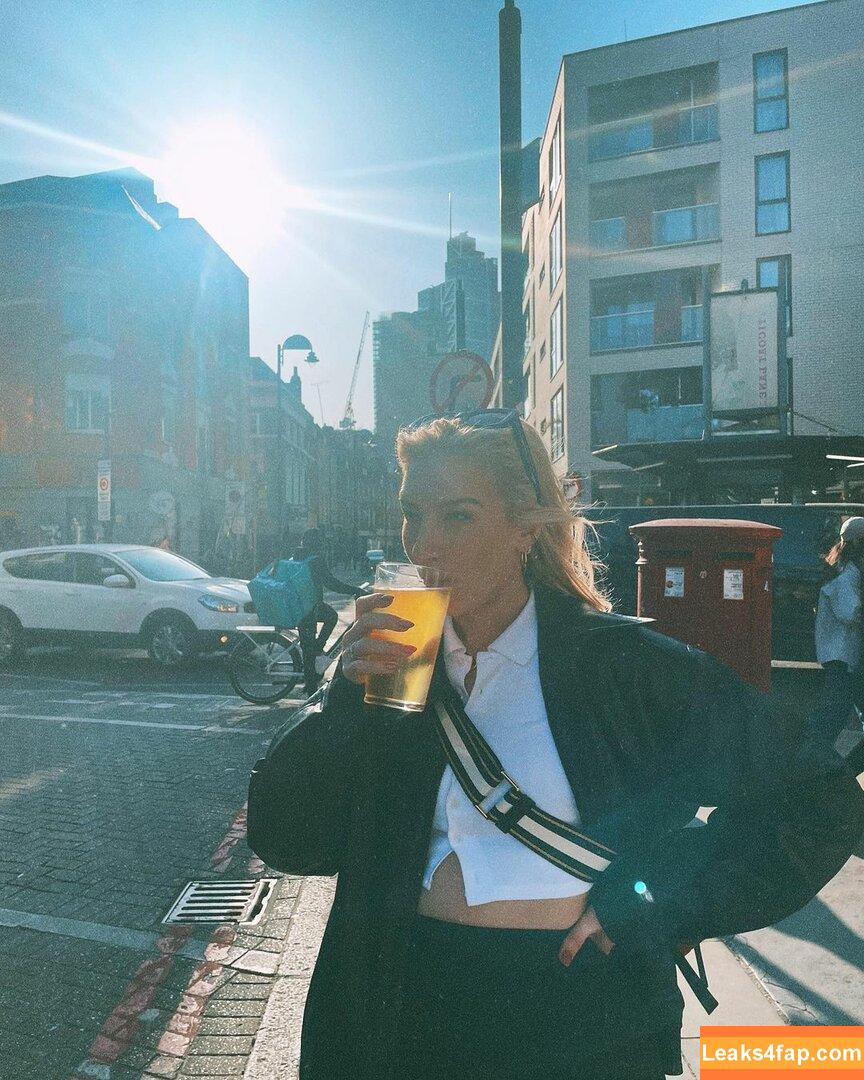 Courtney Miller / co_mill / courtney.miller / typicalvlogs leaked photo photo #0207