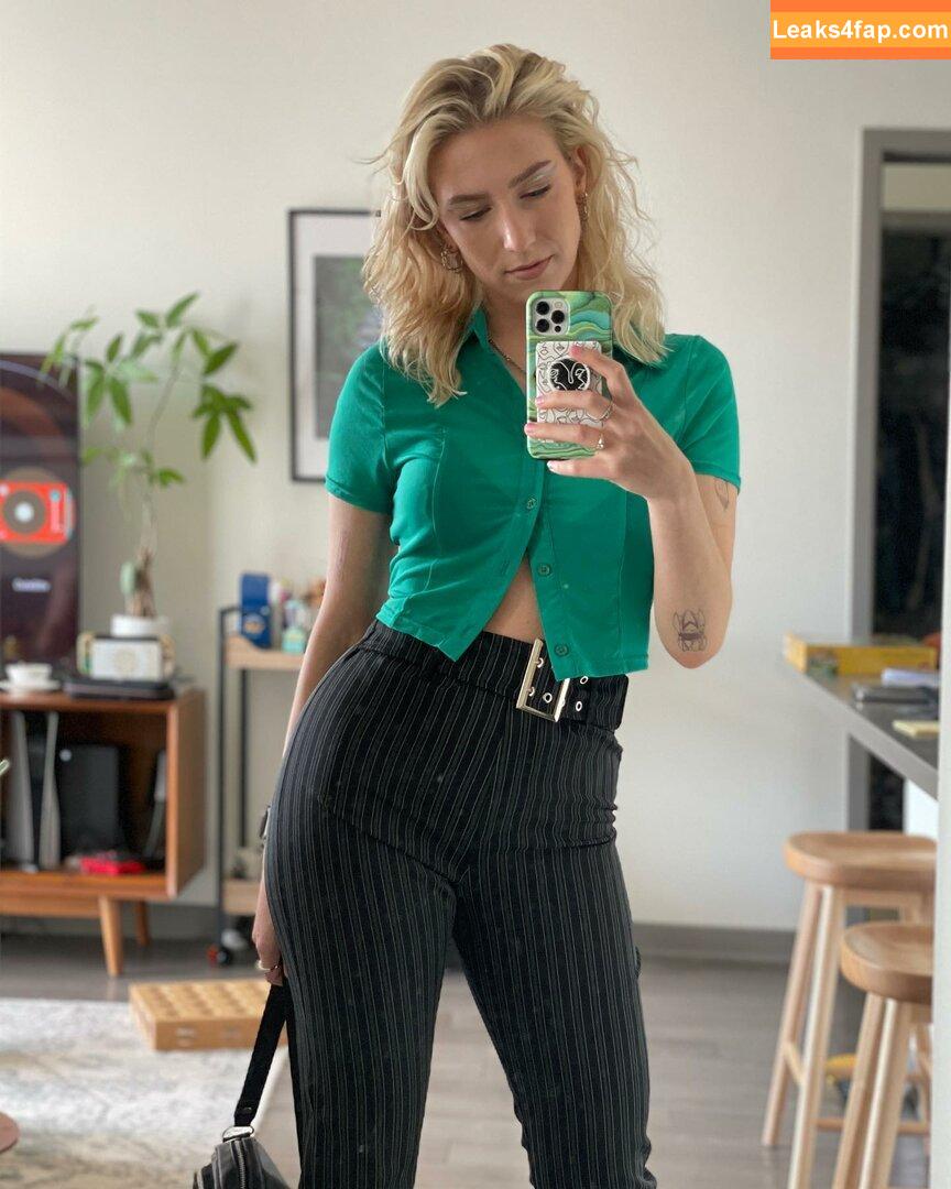 Courtney Miller / co_mill / courtney.miller / typicalvlogs leaked photo photo #0221