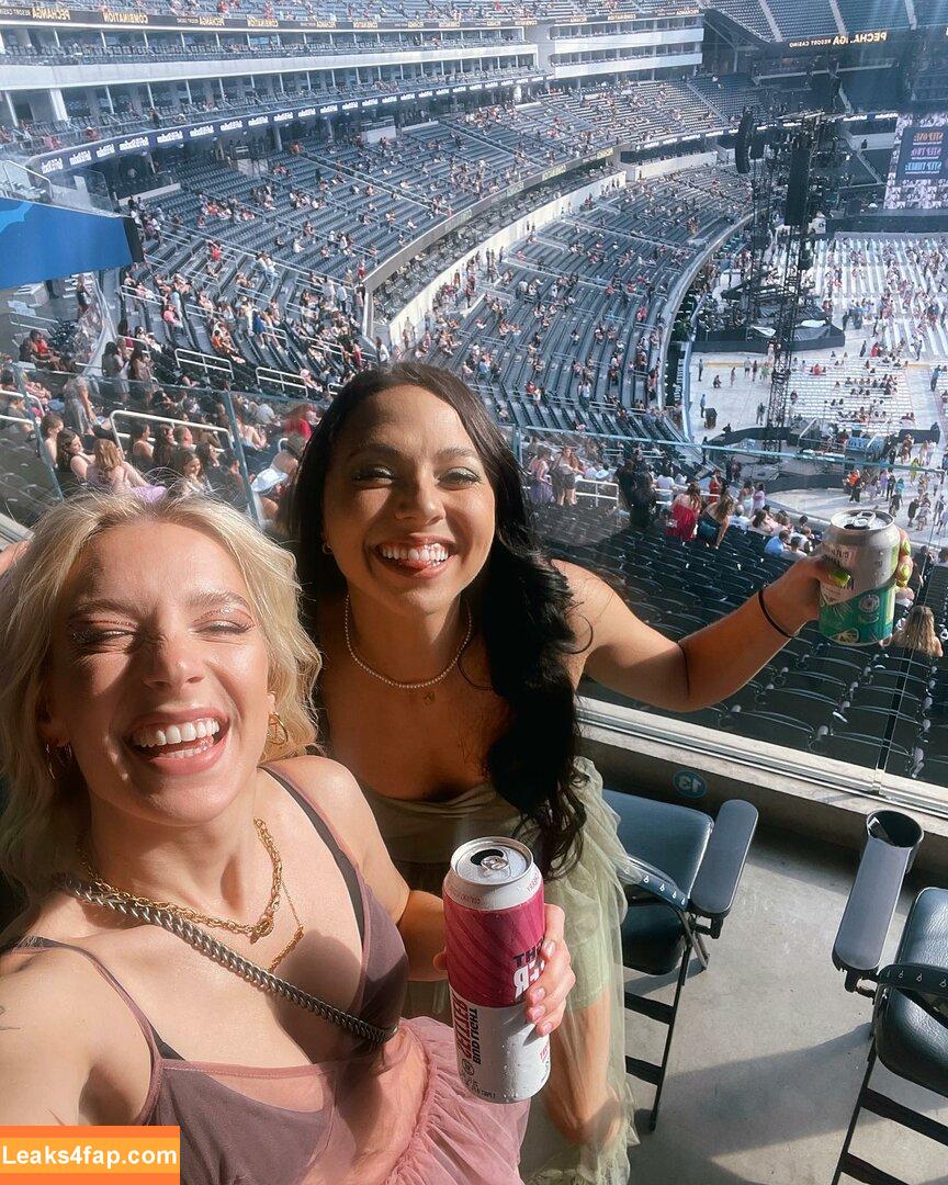 Courtney Miller / co_mill / courtney.miller / typicalvlogs leaked photo photo #0225