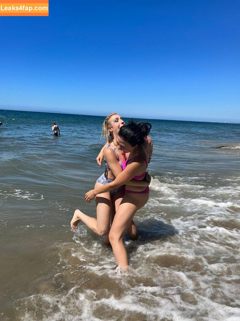 Courtney Miller / co_mill / courtney.miller / typicalvlogs leaked photo photo #0236