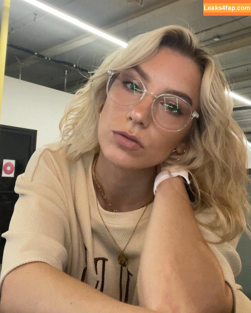 Courtney Miller / co_mill / courtney.miller / typicalvlogs leaked photo photo #0238