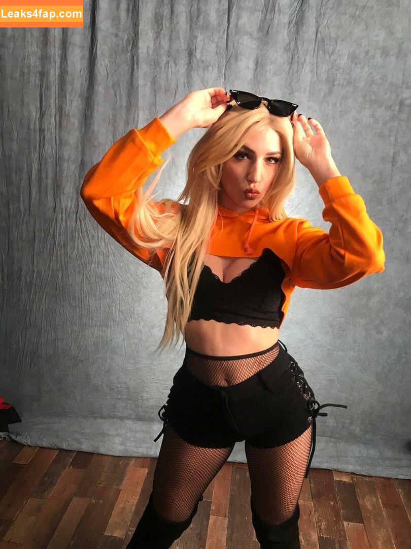 Courtney Miller / co_mill / courtney.miller / typicalvlogs leaked photo photo #0262