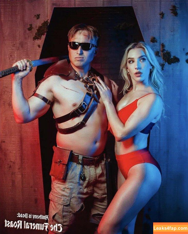 Courtney Miller / co_mill / courtney.miller / typicalvlogs leaked photo photo #0305