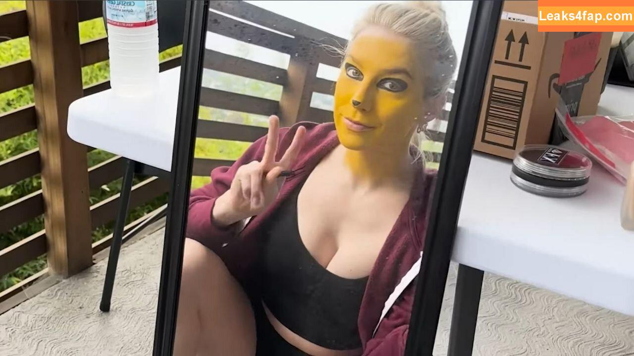 Courtney Miller / co_mill / courtney.miller / typicalvlogs leaked photo photo #0370