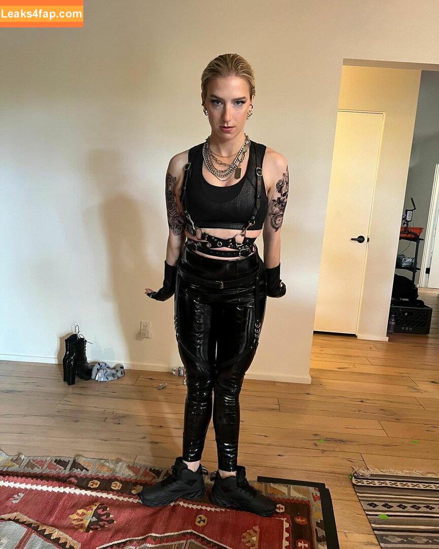 Courtney Miller / co_mill / courtney.miller / typicalvlogs leaked photo photo #0396