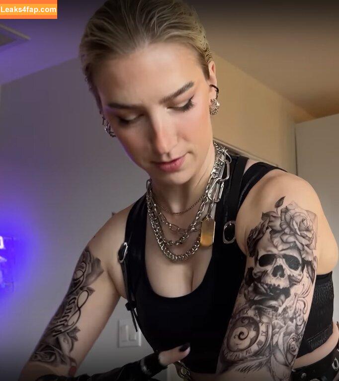 Courtney Miller / co_mill / courtney.miller / typicalvlogs leaked photo photo #0410