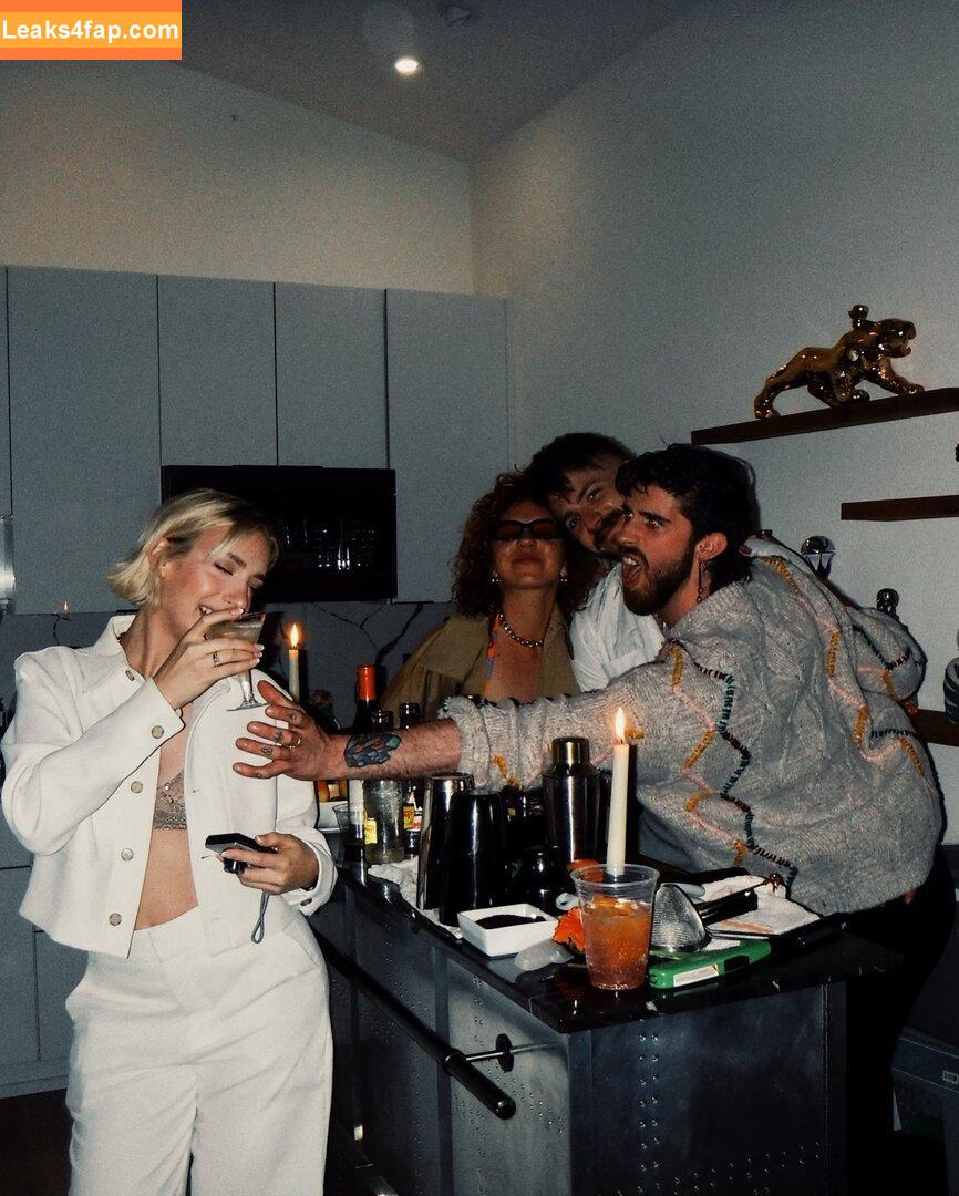 Courtney Miller / co_mill / courtney.miller / typicalvlogs leaked photo photo #0422