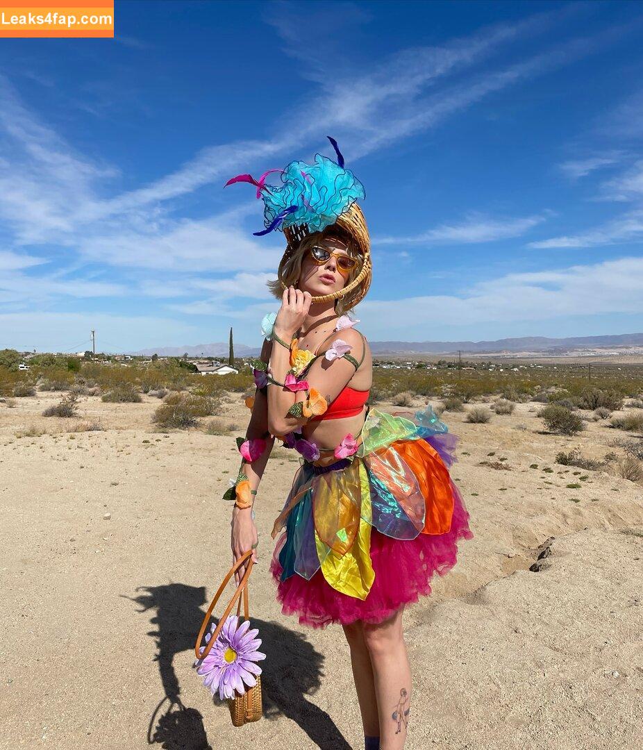 Courtney Miller / co_mill / courtney.miller / typicalvlogs leaked photo photo #0424