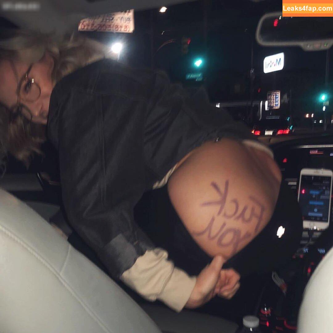 Courtney Miller / co_mill / courtney.miller / typicalvlogs leaked photo photo #0448