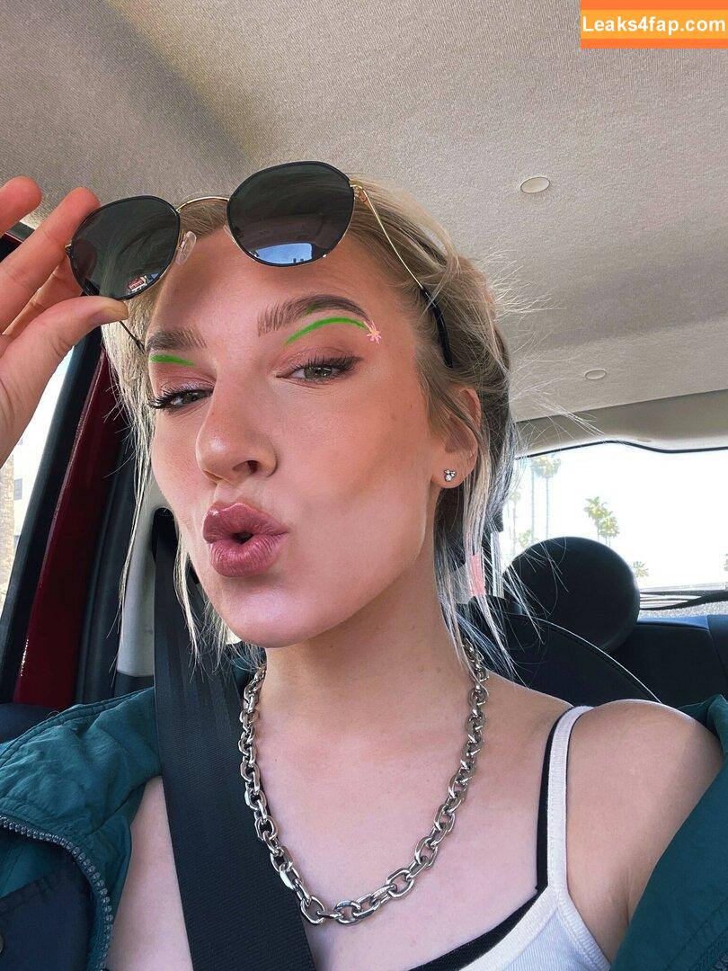 Courtney Miller / co_mill / courtney.miller / typicalvlogs leaked photo photo #0456