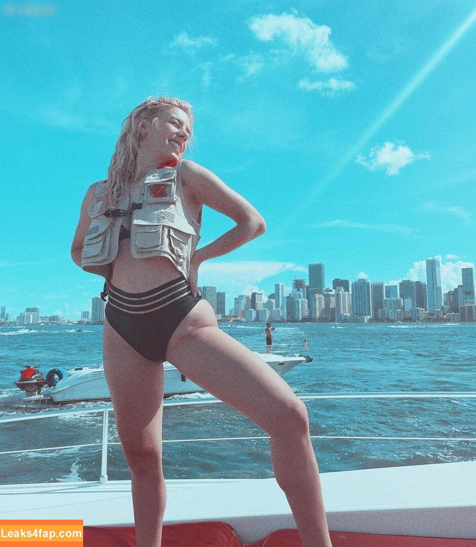 Courtney Miller / co_mill / courtney.miller / typicalvlogs leaked photo photo #0485