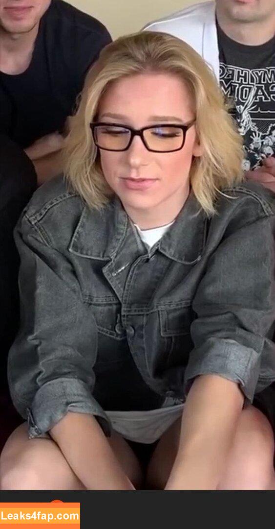 Courtney Miller / co_mill / courtney.miller / typicalvlogs leaked photo photo #0498