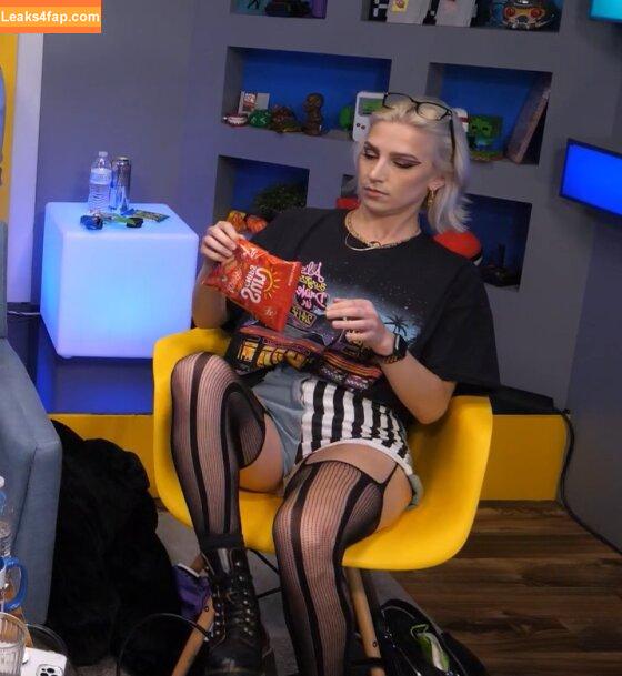 Courtney Miller / co_mill / courtney.miller / typicalvlogs leaked photo photo #0500