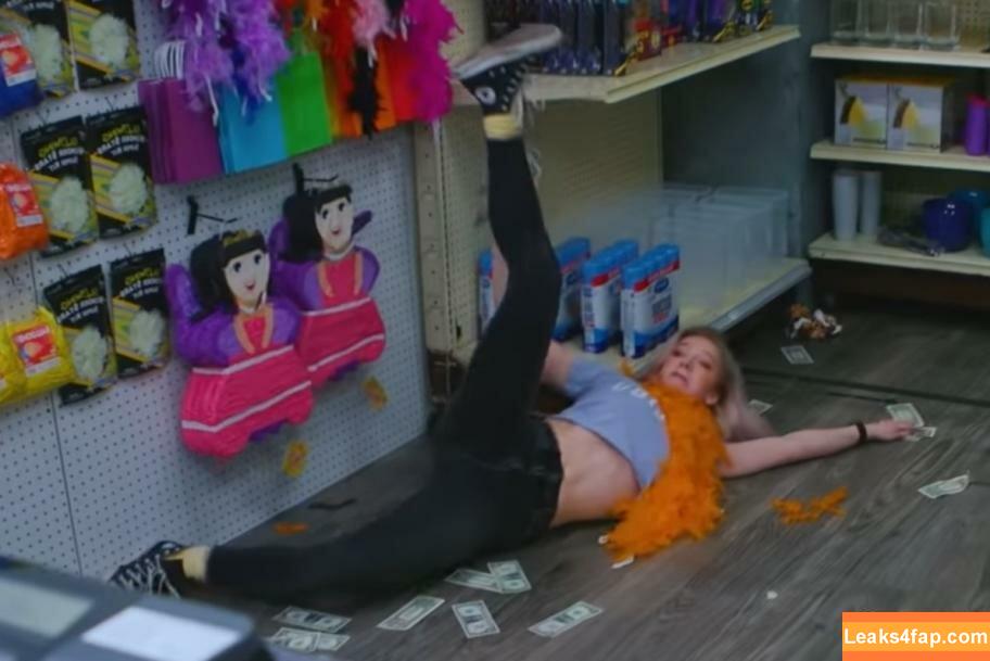 Courtney Miller / co_mill / courtney.miller / typicalvlogs leaked photo photo #0502