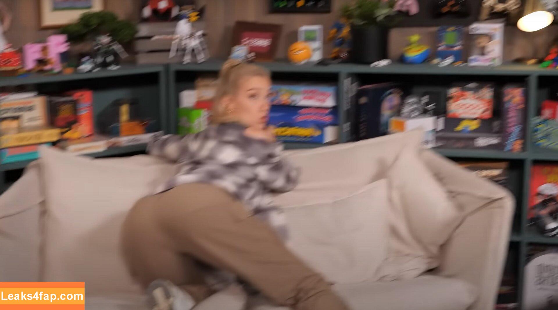 Courtney Miller / co_mill / courtney.miller / typicalvlogs leaked photo photo #0510