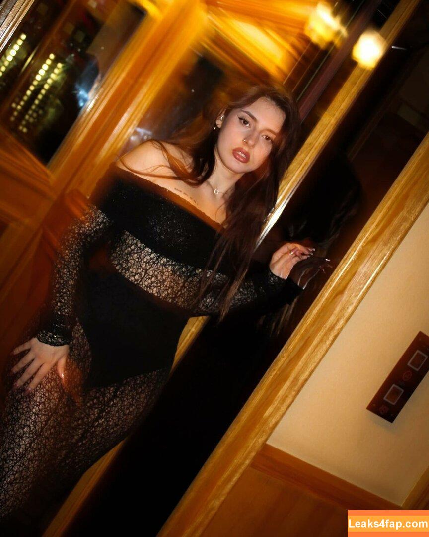 Courtney Miller / co_mill / courtney.miller / typicalvlogs leaked photo photo #0540