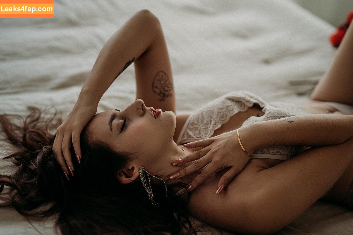 Courtney Miller / co_mill / courtney.miller / typicalvlogs leaked photo photo #0542