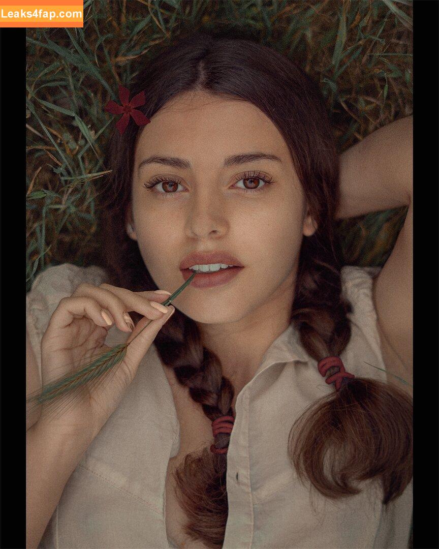 Courtney Miller / co_mill / courtney.miller / typicalvlogs leaked photo photo #0585