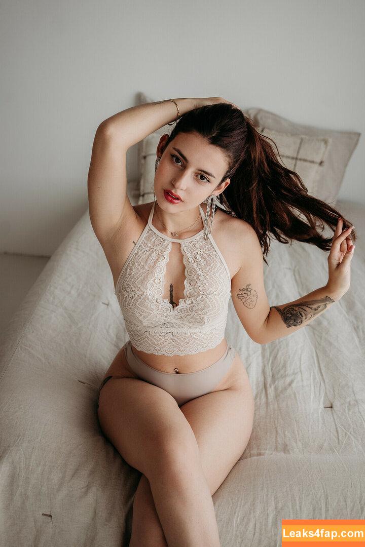 Courtney Miller / co_mill / courtney.miller / typicalvlogs leaked photo photo #0595