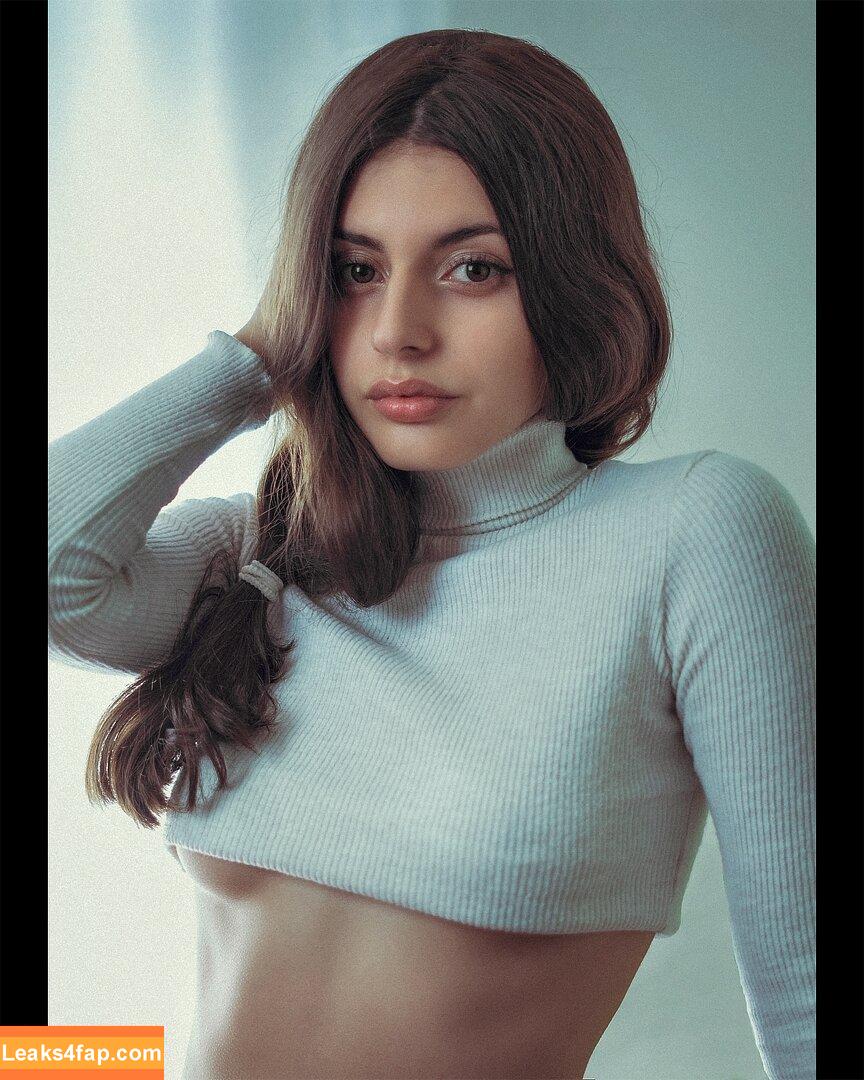 Courtney Miller / co_mill / courtney.miller / typicalvlogs leaked photo photo #0607