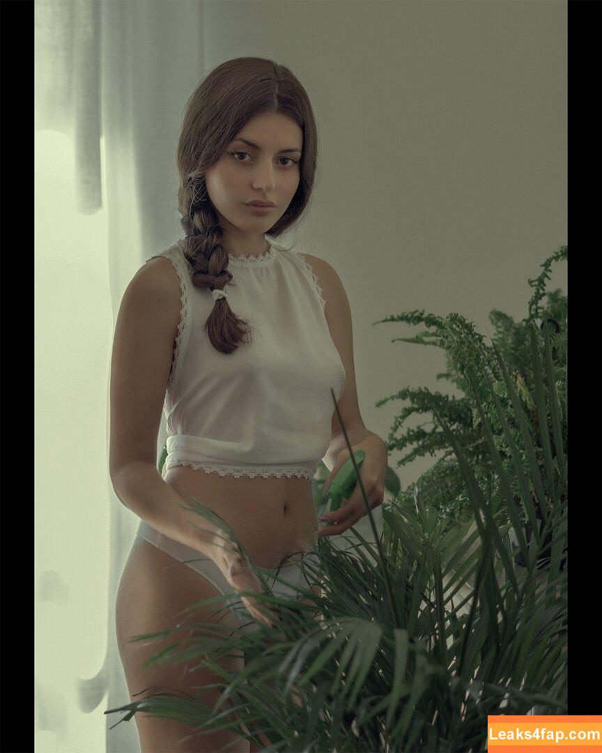 Courtney Miller / co_mill / courtney.miller / typicalvlogs leaked photo photo #0610