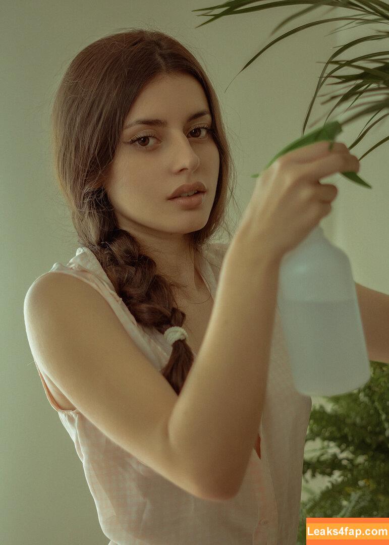 Courtney Miller / co_mill / courtney.miller / typicalvlogs leaked photo photo #0645