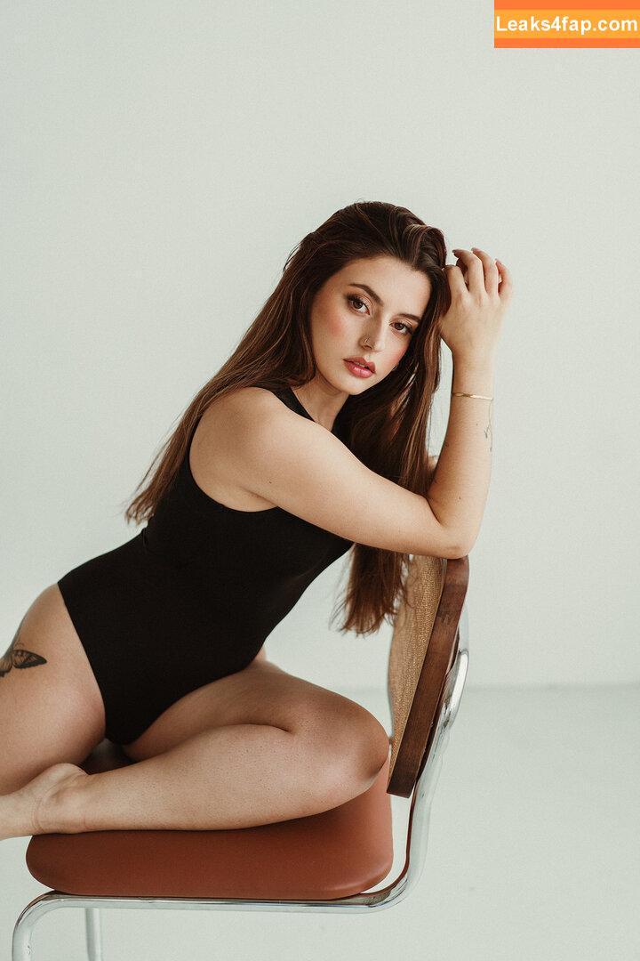 Courtney Miller / co_mill / courtney.miller / typicalvlogs leaked photo photo #0646