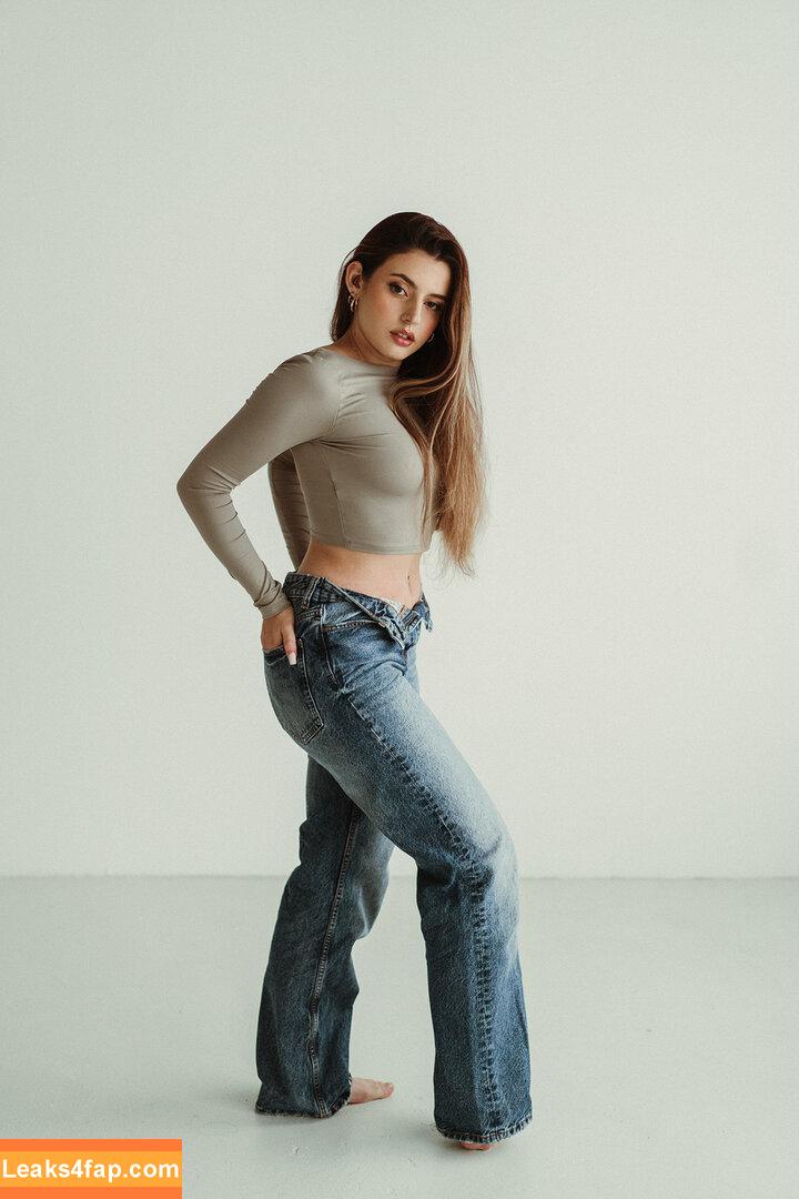 Courtney Miller / co_mill / courtney.miller / typicalvlogs leaked photo photo #0651